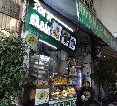 stall that sell banh mi xiu mai